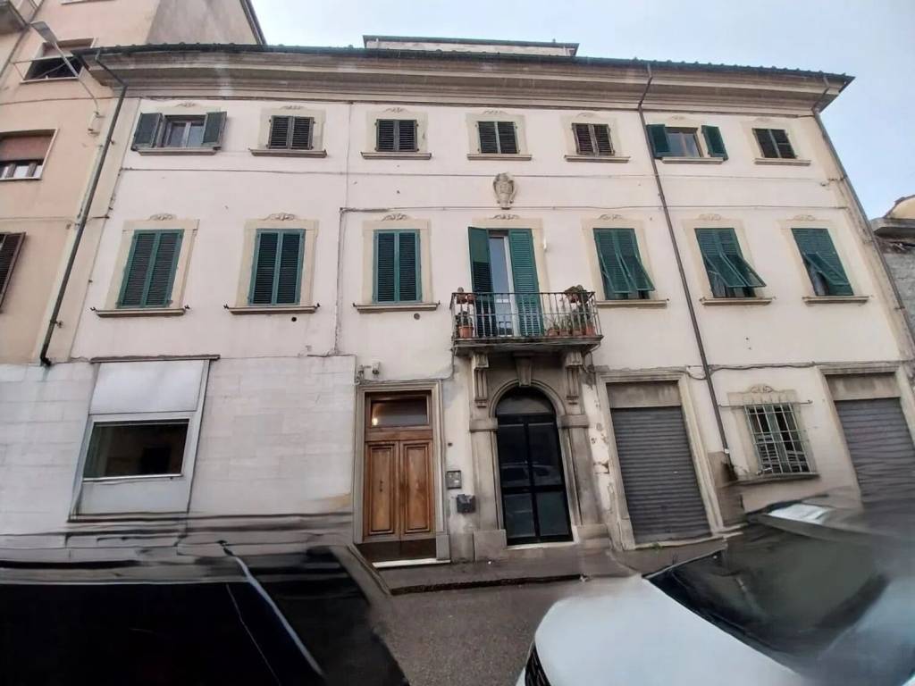 Appartamento a Prato in Piazza Giovanni Ciardi - Foto 2