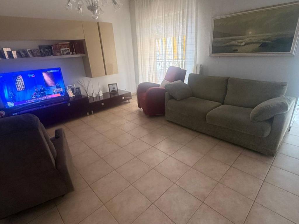 Appartamento a Crotone in Via Giovanni Paolo II - Foto 4