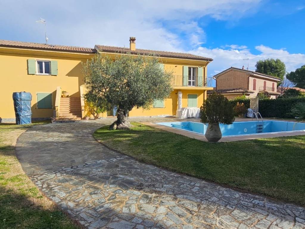 Villa a Civitanova marche in Contrada Castelletta - Foto 2