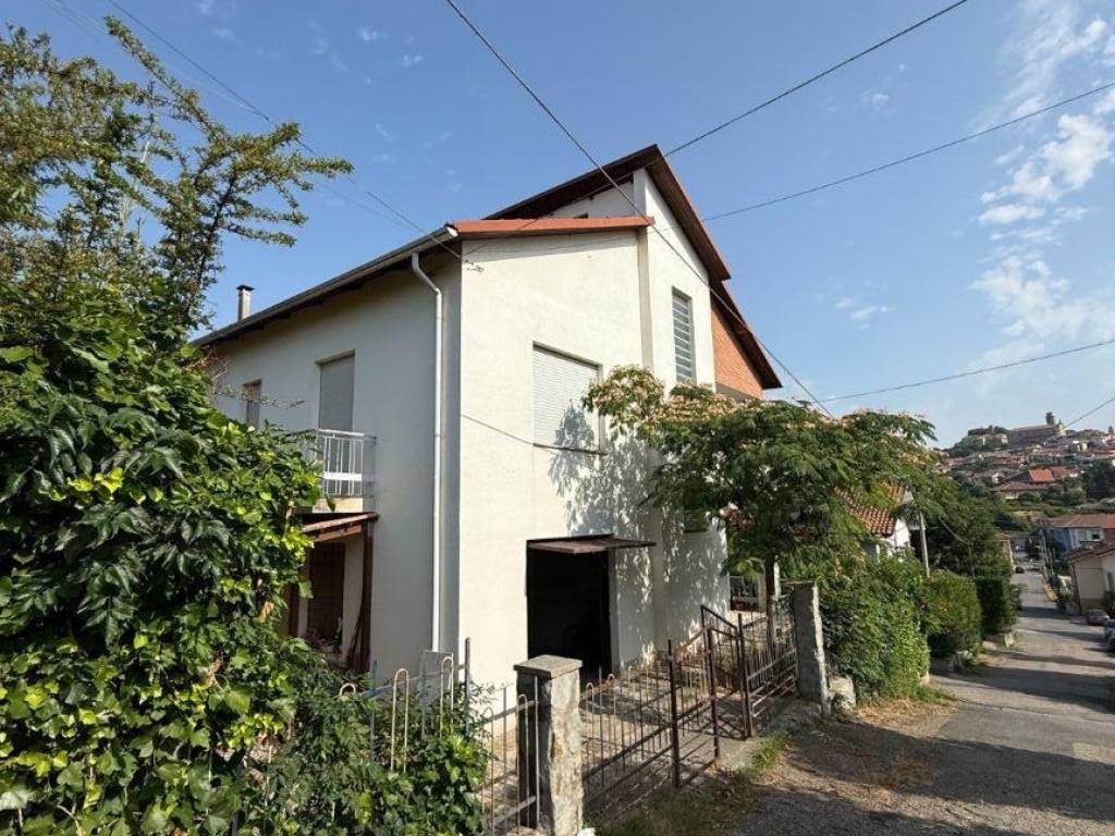 Casa indipendente a Castagnole delle lanze in Via Angelo Benso, 12 - Foto 4
