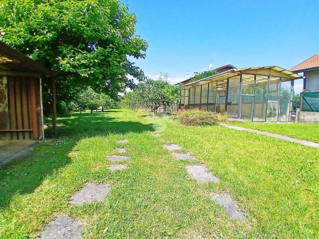 Villa a Angera in via Puccini, 42 - Foto 3