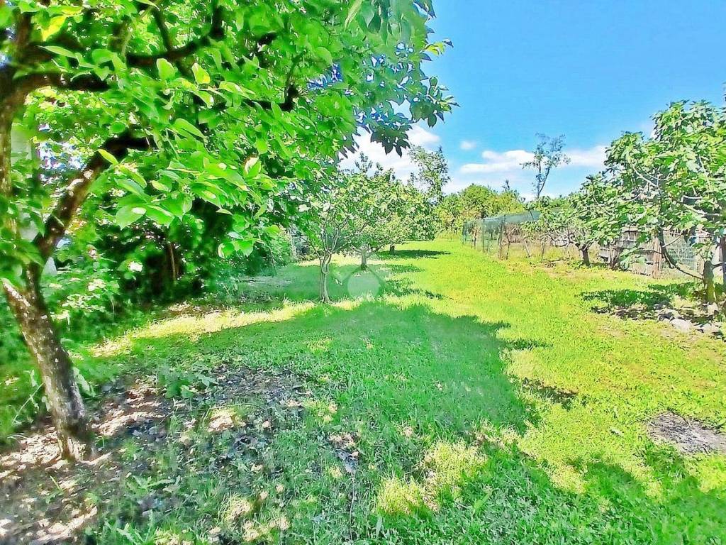 Villa a Angera in via Puccini, 42 - Foto 4