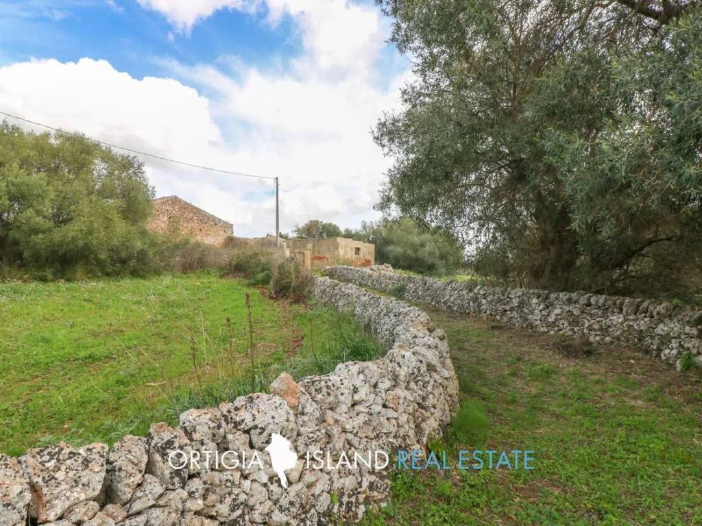Rustico / casale a Canicattini bagni in Contrada Bagni S.N.C. - Foto 3