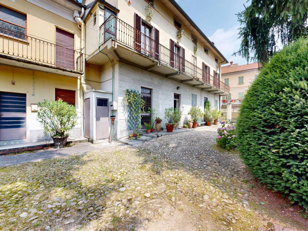 Casa indipendente a Tradate in Via Vittorio Veneto, 28 - Foto 5