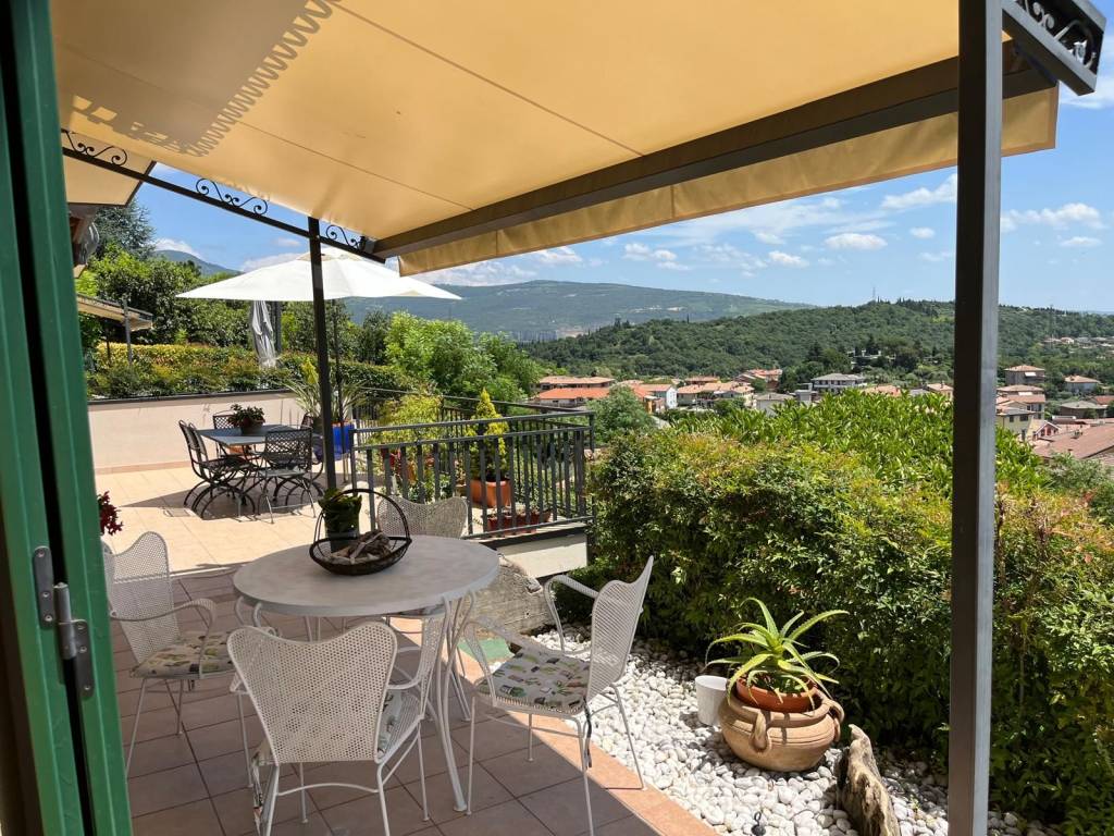 Villa a Cavaion veronese in Via Pozzo dell'Amore, 28 - Foto 2