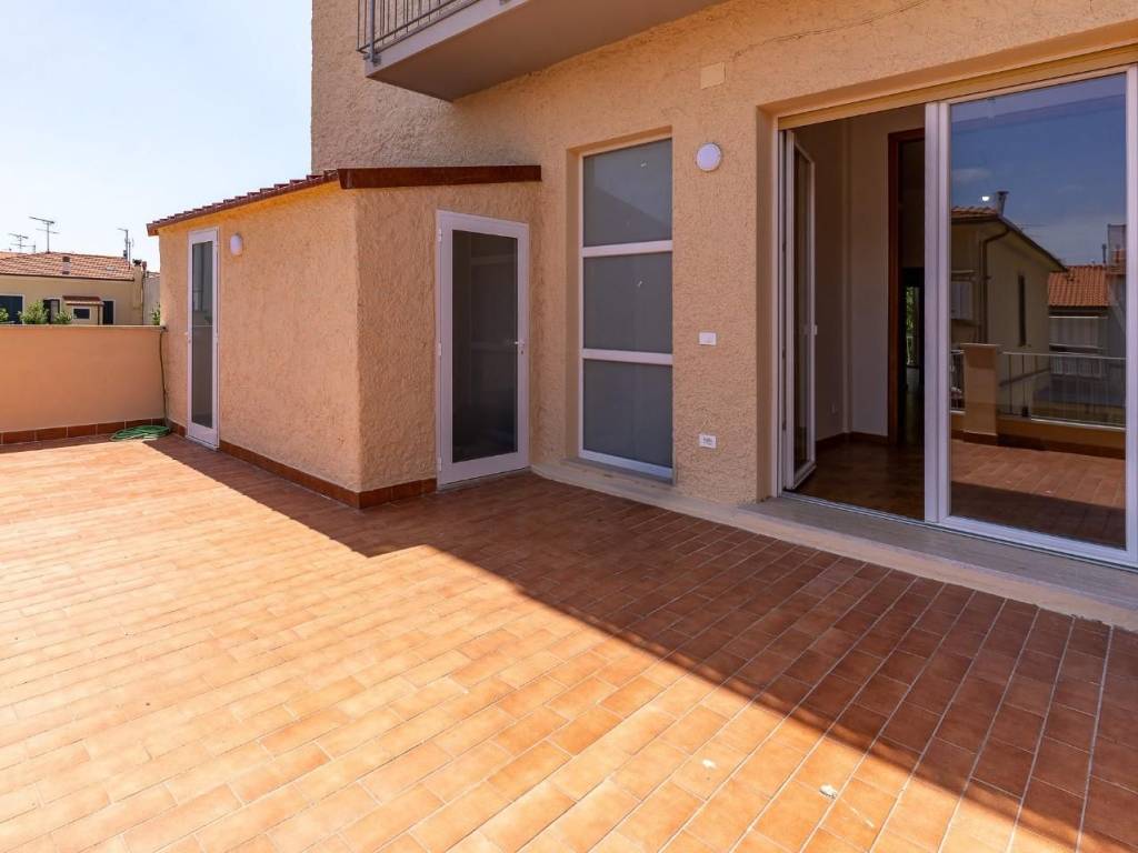 Appartamento a Rosignano marittimo in Piazza Monte alla Rena - Foto 3