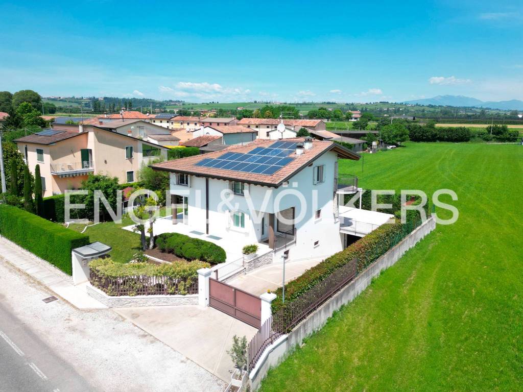 Villa a Villafranca di verona in Località Acquaroli - Foto 2