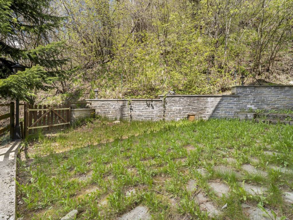 Appartamento a Casteldelfino in Via Pontechianale, 68 - Foto 2