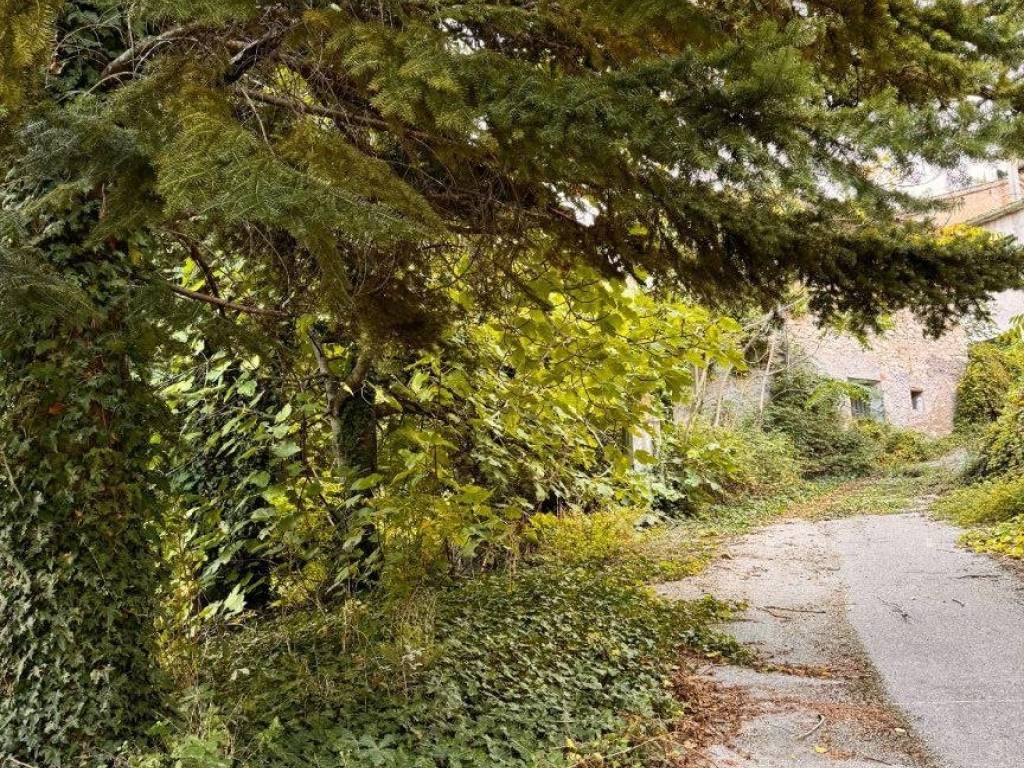 Casa indipendente a Cessapalombo in Contrada Valle - Foto 2