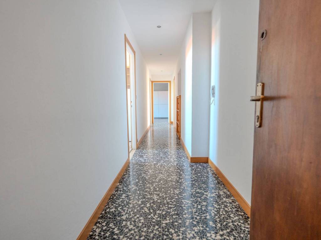 Appartamento a Arona in Via Torino - Foto 4