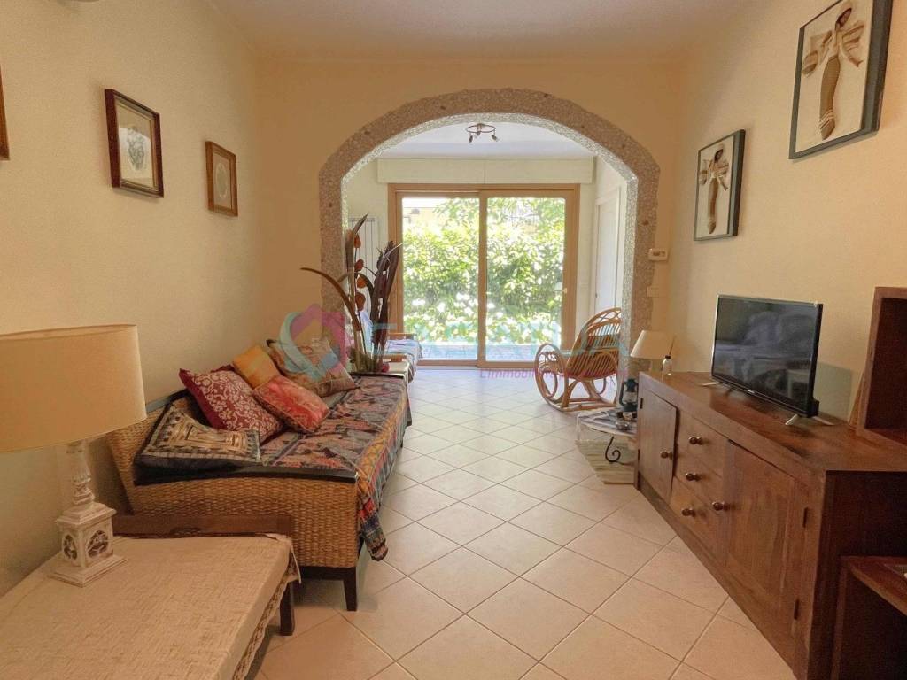Palazzo / stabile a Silvi in Viale Europa, 43 - Foto 2