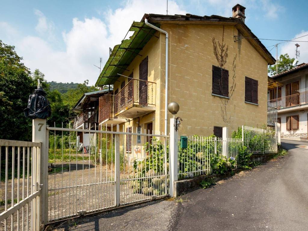 Casa indipendente a Bagnolo piemonte in Via Bassa, 7 - Foto 2