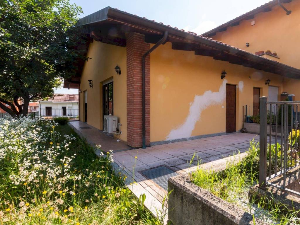 Villa a Bagnolo piemonte in Via Pompeo Colajanni, 9 - Foto 2
