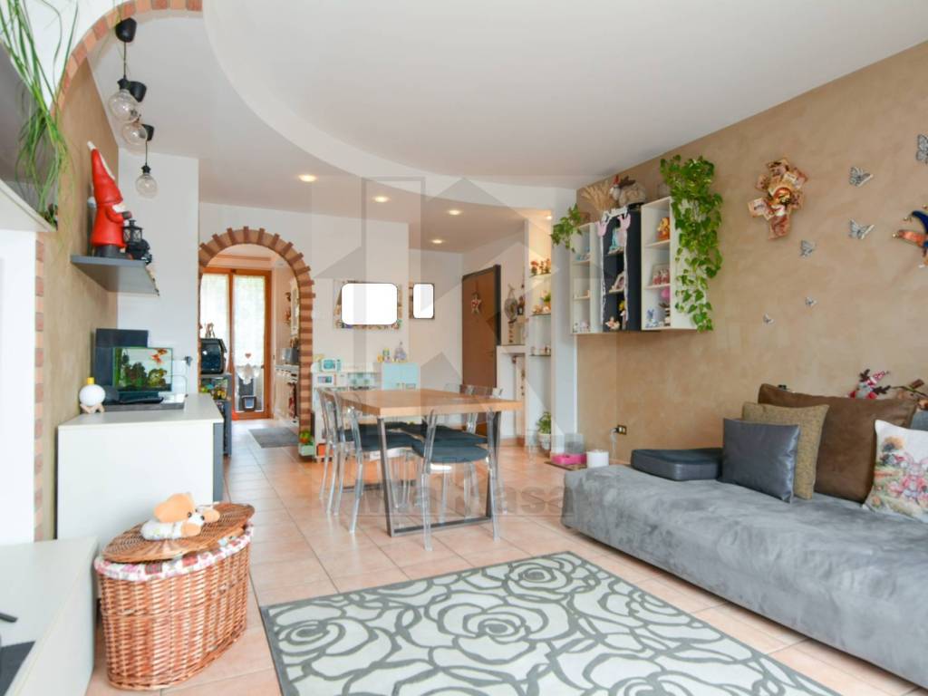 Appartamento a Uboldo in Via Galileo Galilei - Foto 3
