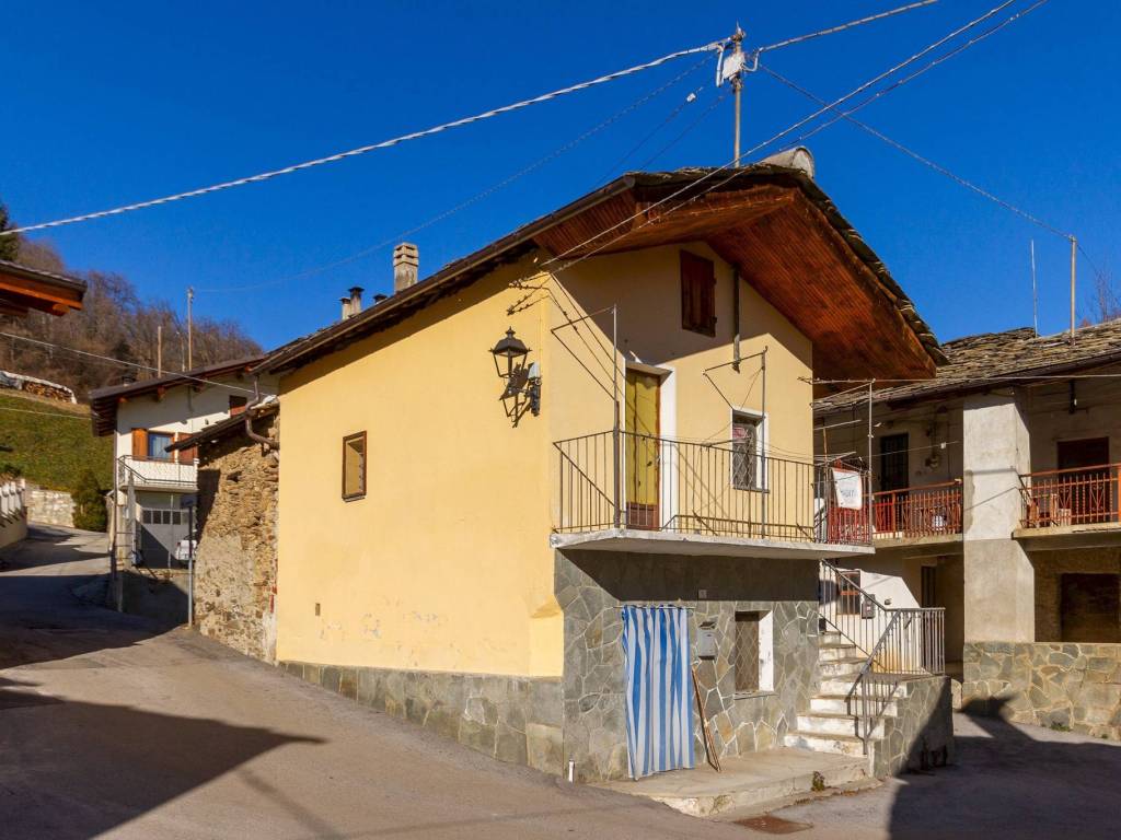 Casa indipendente a Isasca in Via Del Centro, 11 - Foto 2