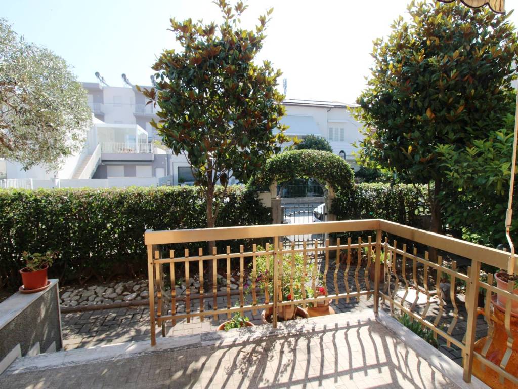 Villa a Civitanova marche in Via Friuli, 46 - Foto 2