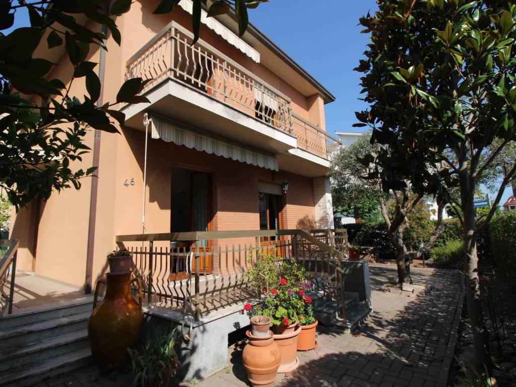 Villa a Civitanova marche in Via Friuli, 46 - Foto 3