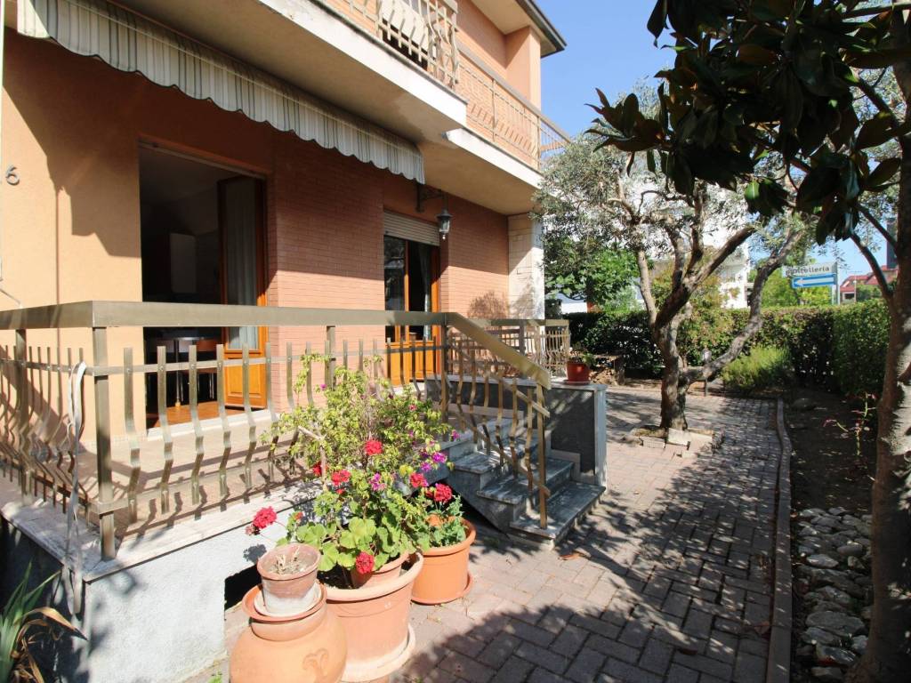 Villa a Civitanova marche in Via Friuli, 46 - Foto 4