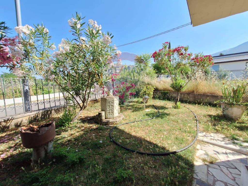 Casa indipendente a Trevi in Fraz. Pisciano Via delle Vigne, 10 - Foto 3