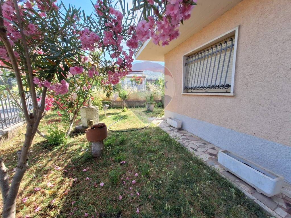 Casa indipendente a Trevi in Fraz. Pisciano Via delle Vigne, 10 - Foto 4