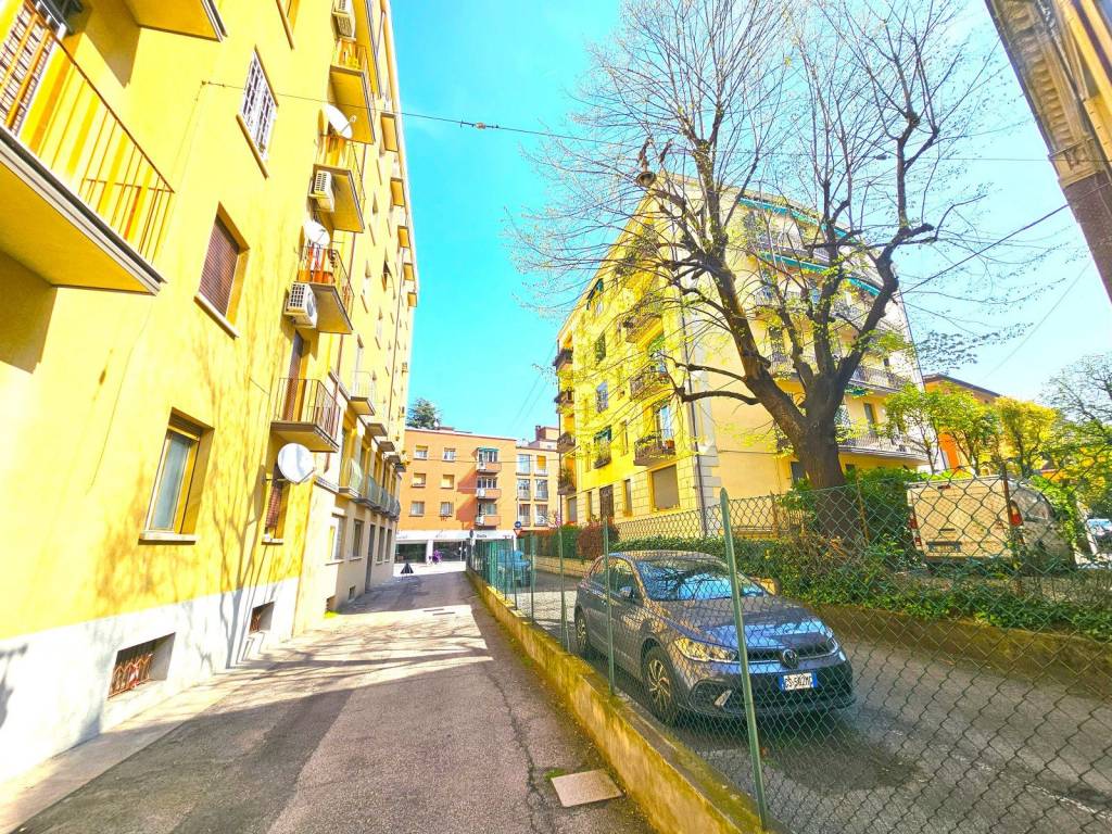 Appartamento a Bologna in Via Adolfo Albertazzi, 6 - Foto 4