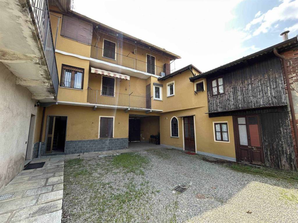 Casa indipendente a Gaglianico in Via Carlo Felice Trossi , 176 - Foto 2