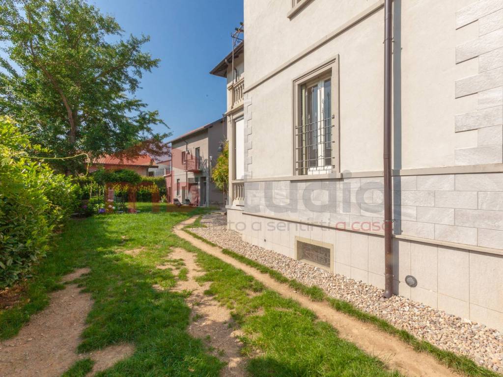 Villa a Tradate in Via Luigi Cadorna - Foto 4