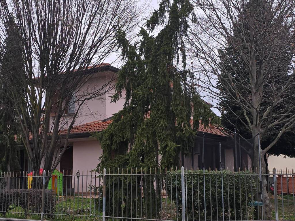 Villa a Gorla minore - Foto 2