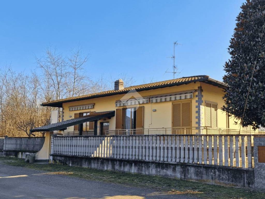 Villa a Gallarate in Via delle Querce, 117 - Foto 2