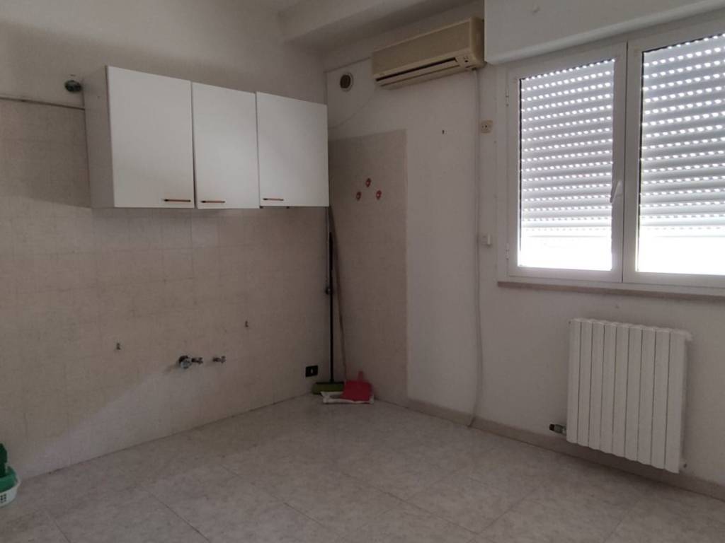 Appartamento a Taranto in Via Emilia, 59 - Foto 4