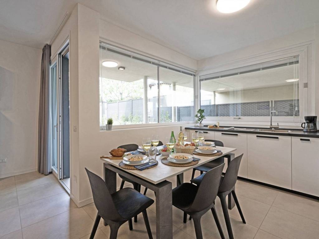 Appartamento a Sirmione in Via Coorti Romane - Foto 2