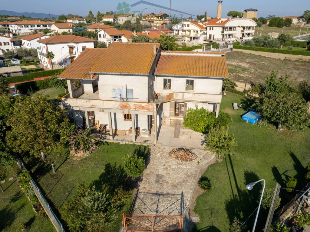 Villa a Montalto di castro in Via delle Magnolie - Foto 4