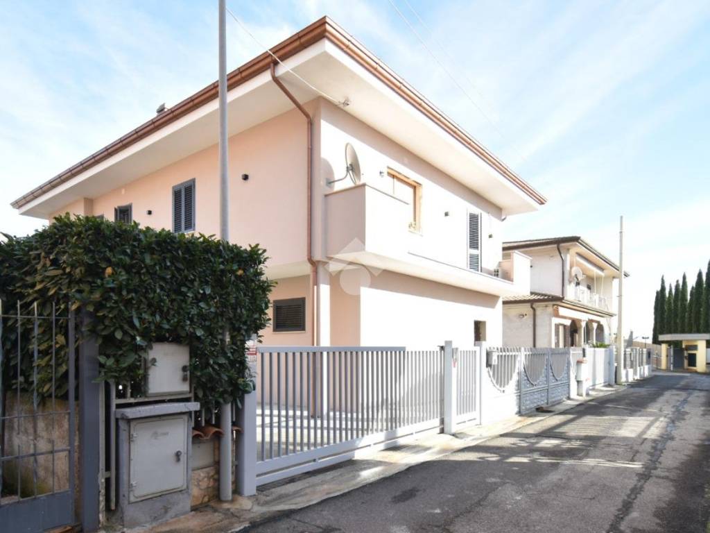 Appartamento a Sermoneta in Via Grifona, 1 - Foto 2