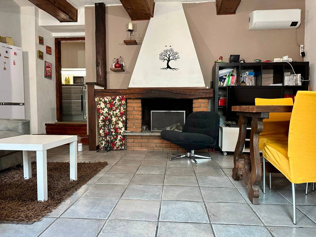Appartamento a Brovello-carpugnino in Piazza 1 Gennaio - Foto 4