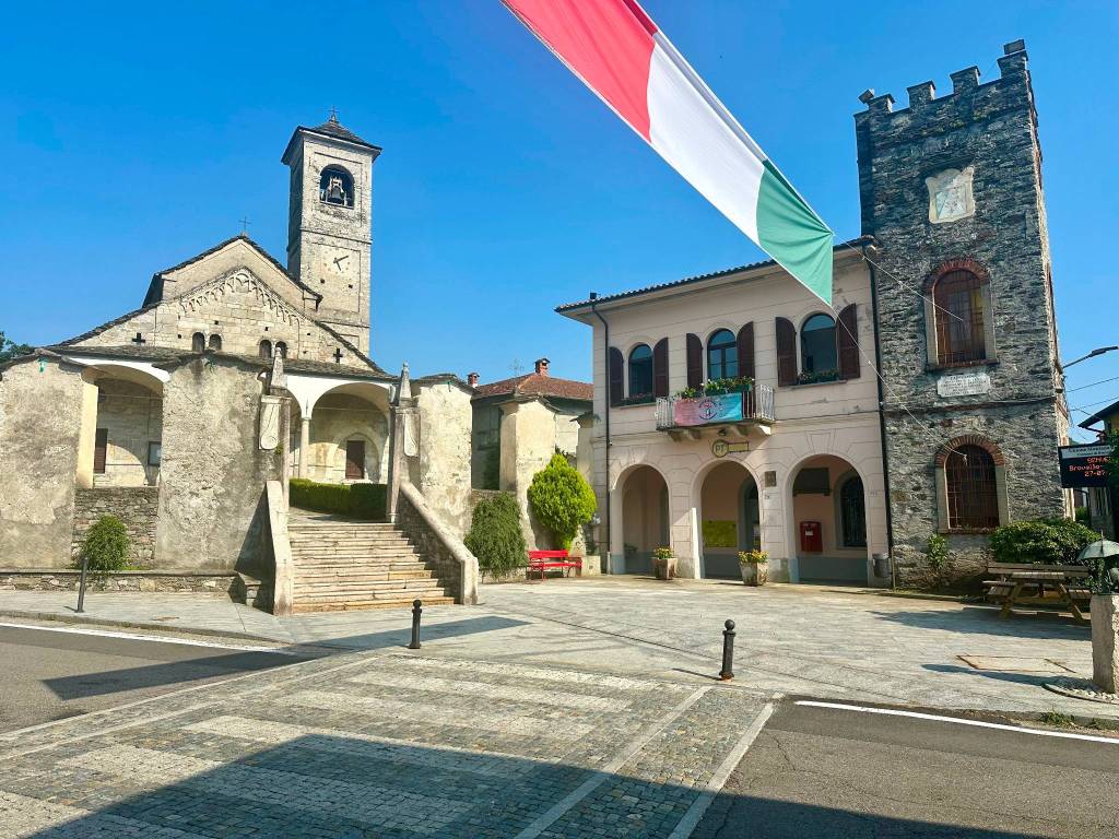 Appartamento a Brovello-carpugnino in Piazza 1 Gennaio - Foto 5
