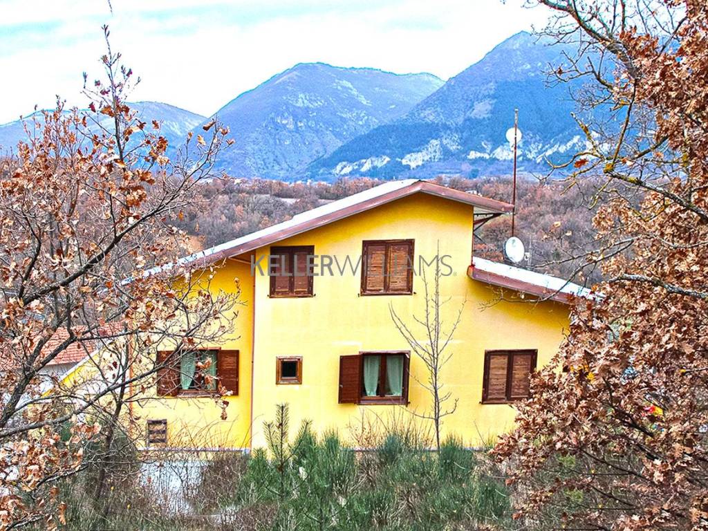 Villa a Barete in Via delle Vasche - Foto 2