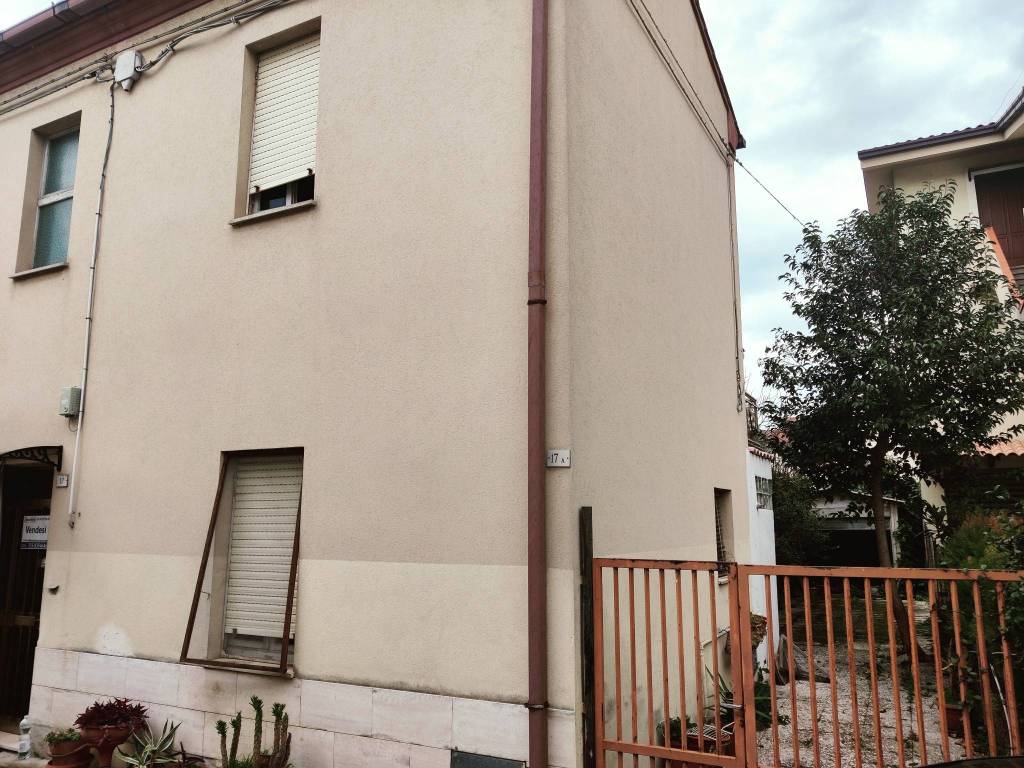 Casa indipendente a Civitanova marche in Via Marsala - Foto 2