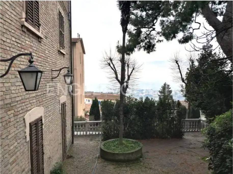 Villa a Osimo in Via Cesare Battisti - Foto 2
