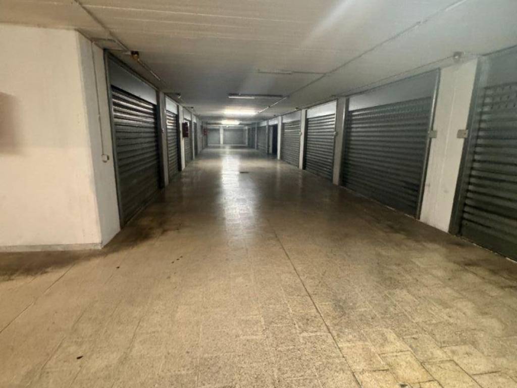 Box / garage a Nocera inferiore in Via Giacomo Matteotti, 13 - Foto 2