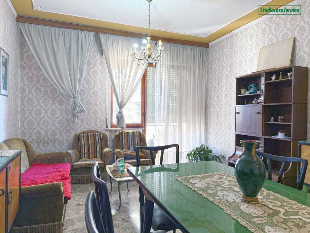 Appartamento a Teramo in Viale Giovanni Bovio - Foto 2