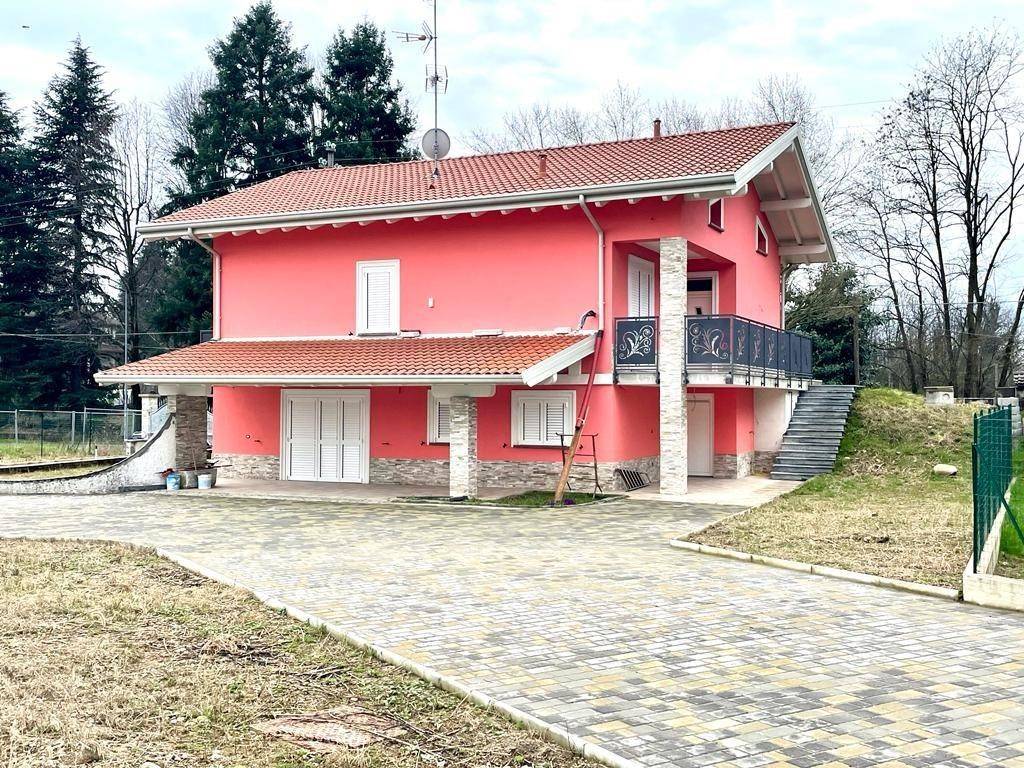 Villa a Besnate in Via Quinzano - Foto 3