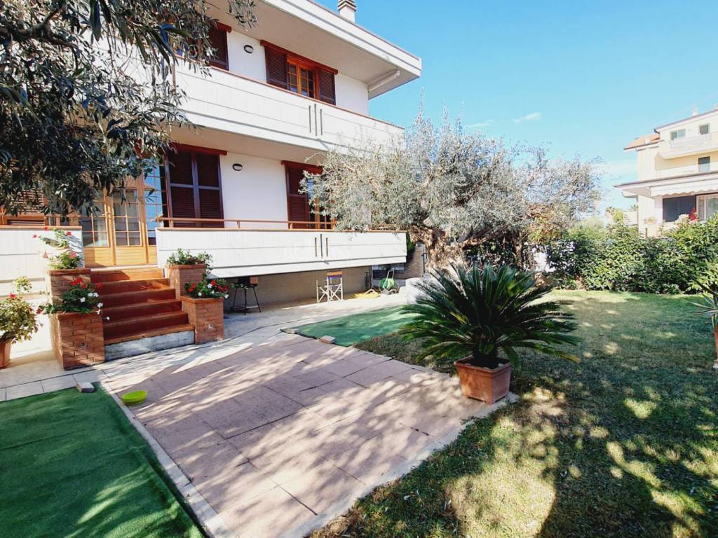 Casa indipendente a Tortoreto in via muracche II, 26 - Foto 2