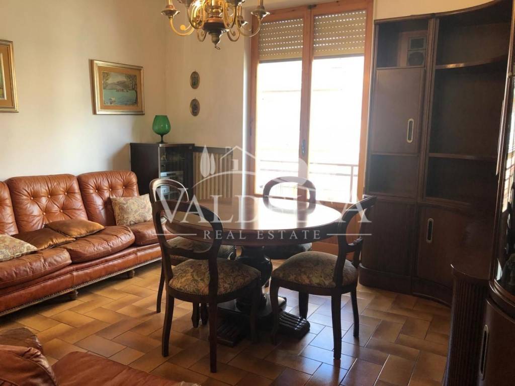 Appartamento a Poggibonsi in Via del Colombaio, - Foto 2