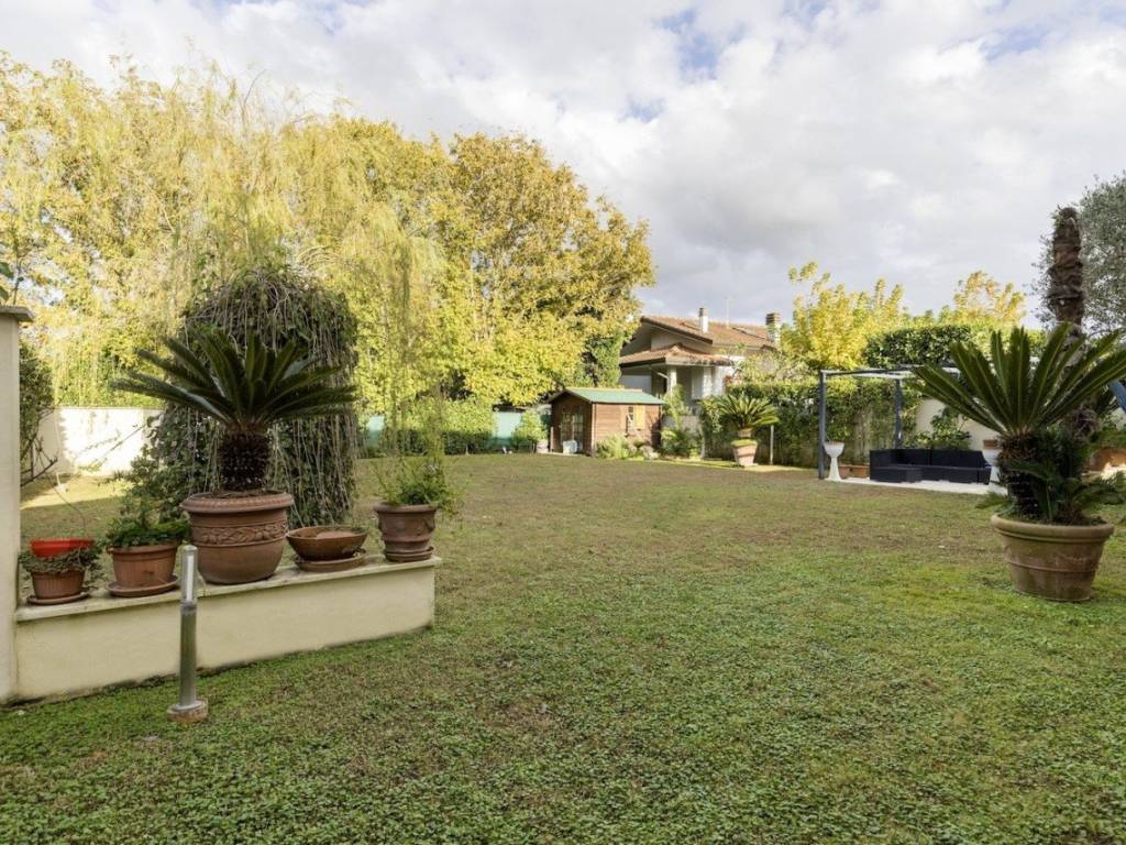 Villa a Camaiore in Via della gronda, 200 - Foto 2