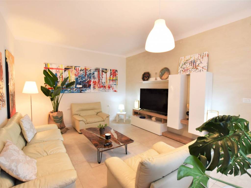 Appartamento a Porto san giorgio in Borgo Andrea Costa 236 - Foto 2