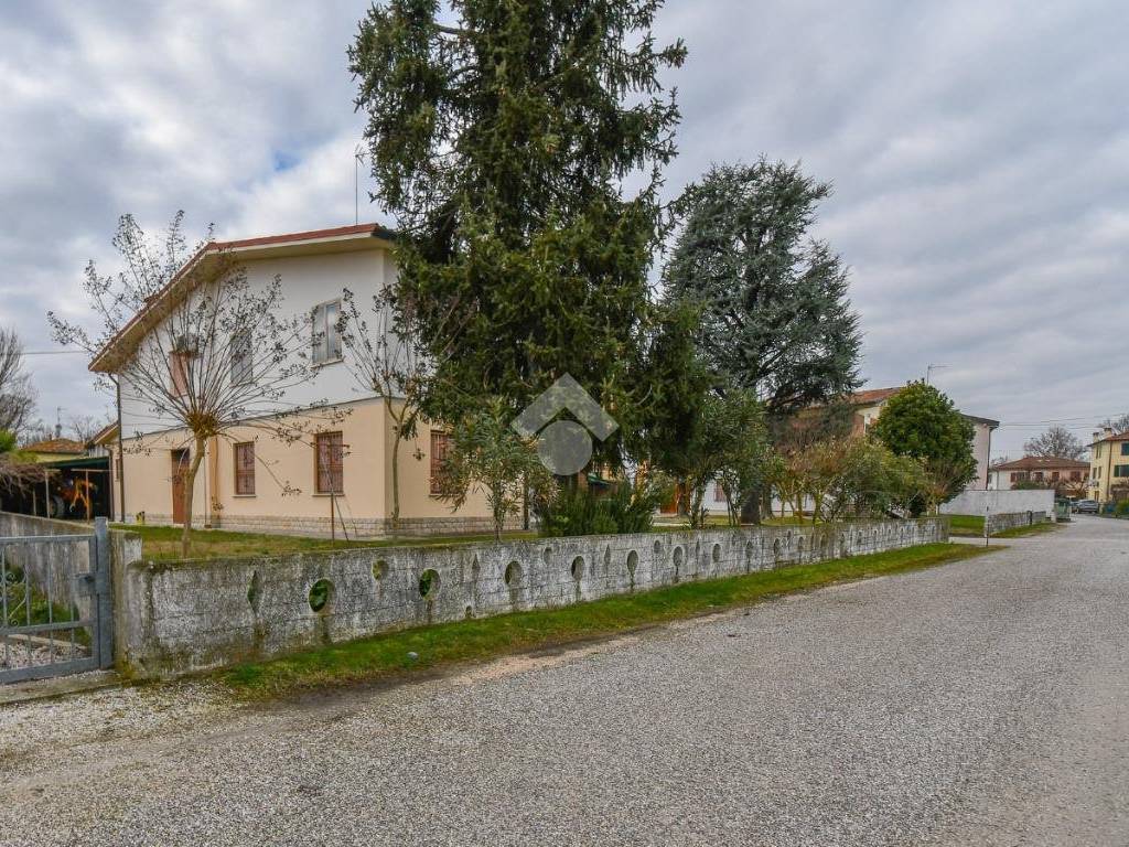 Casa indipendente a Poggio renatico in Via Chiesa Vecchia, 3 - Foto 2