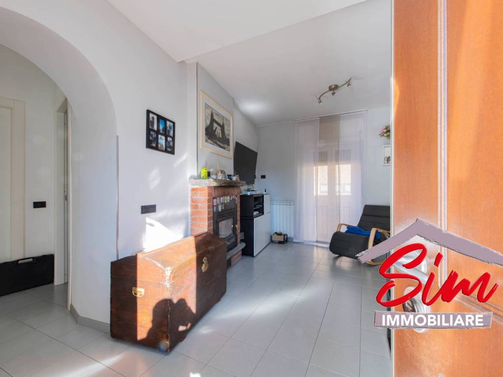 Appartamento a Bellinzago novarese in Via Santa Maria - Foto 2