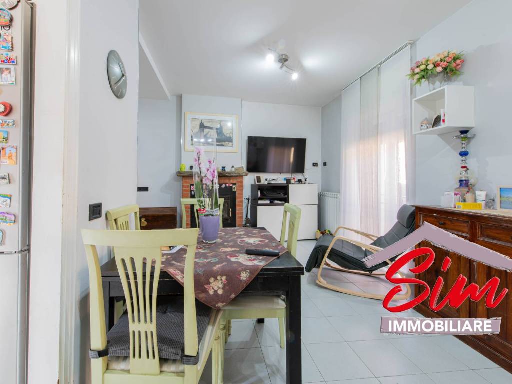 Appartamento a Bellinzago novarese in Via Santa Maria - Foto 4