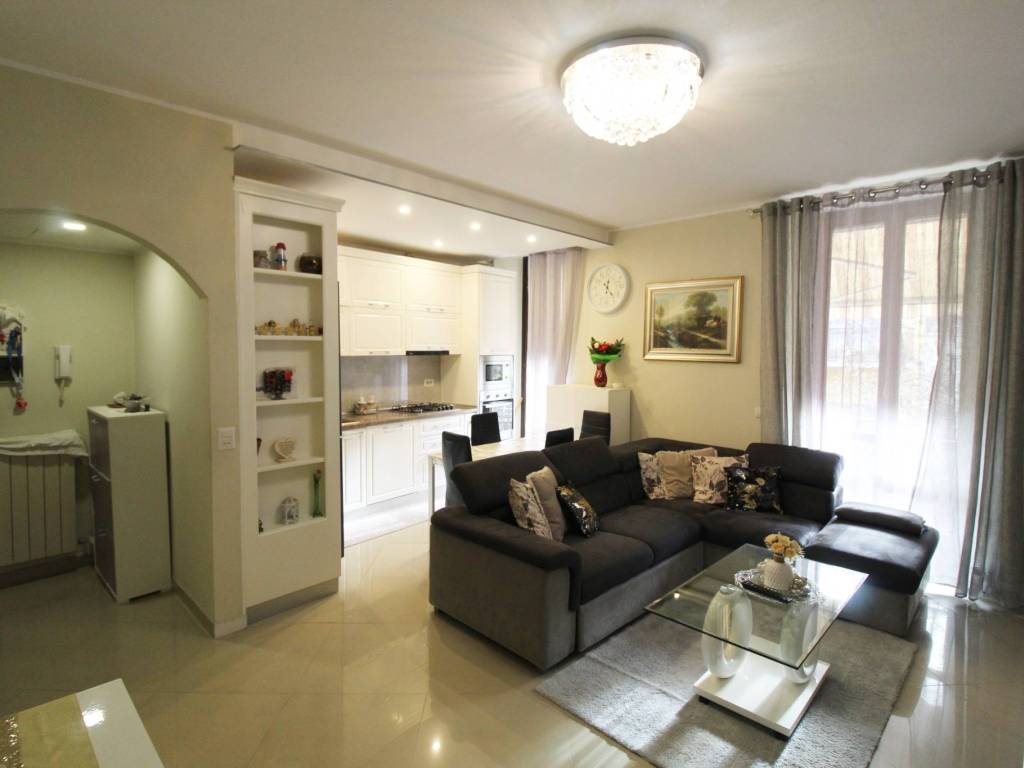 Appartamento a Marnate in Via Roma, 11 - Foto 2