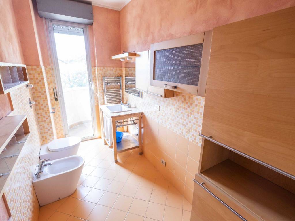 Appartamento a Novara in Via Monte Rosa - Foto 2
